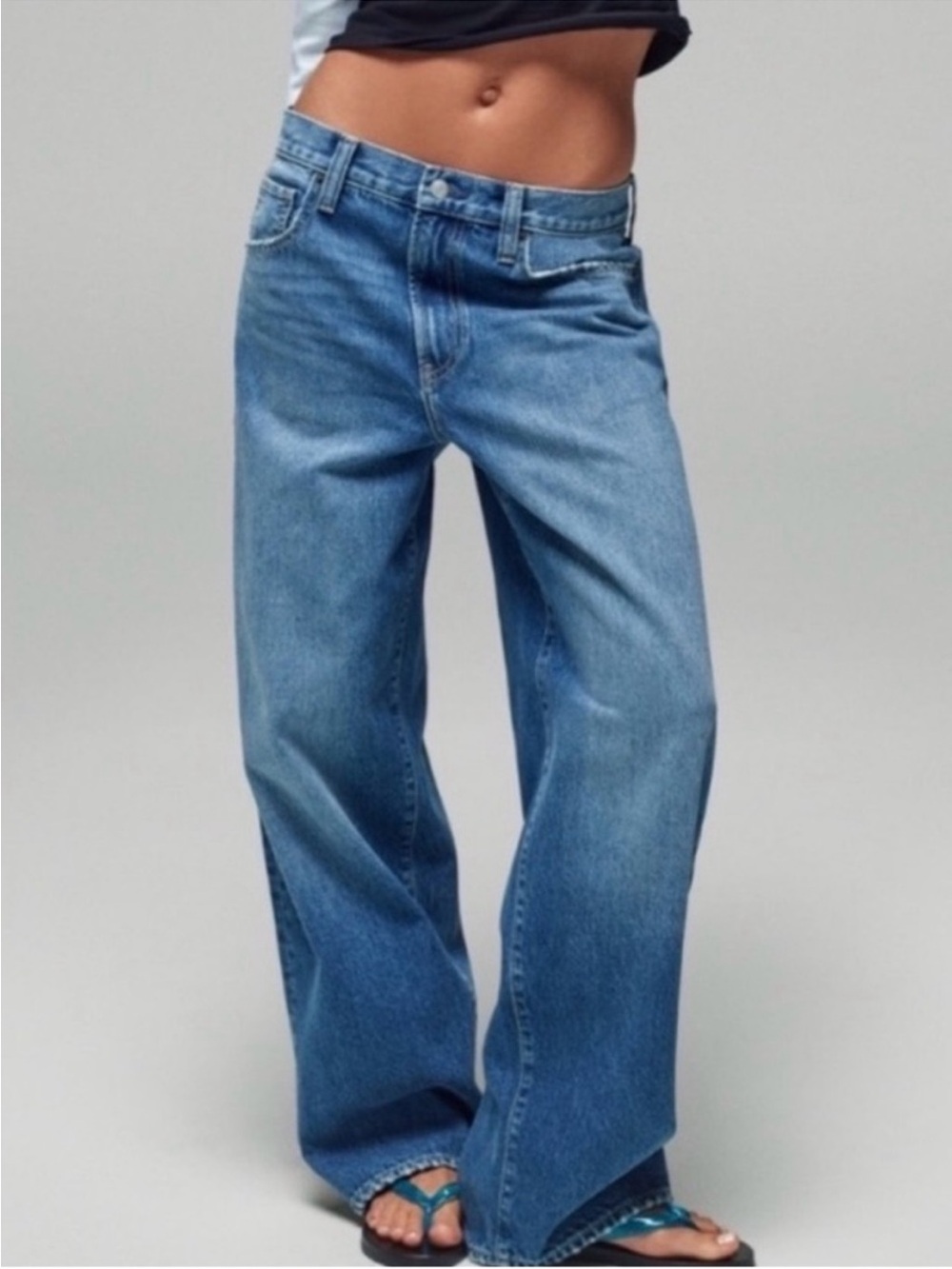 GAP Hailey Extra Baggy Jeans in Light Indigo wash 27 R